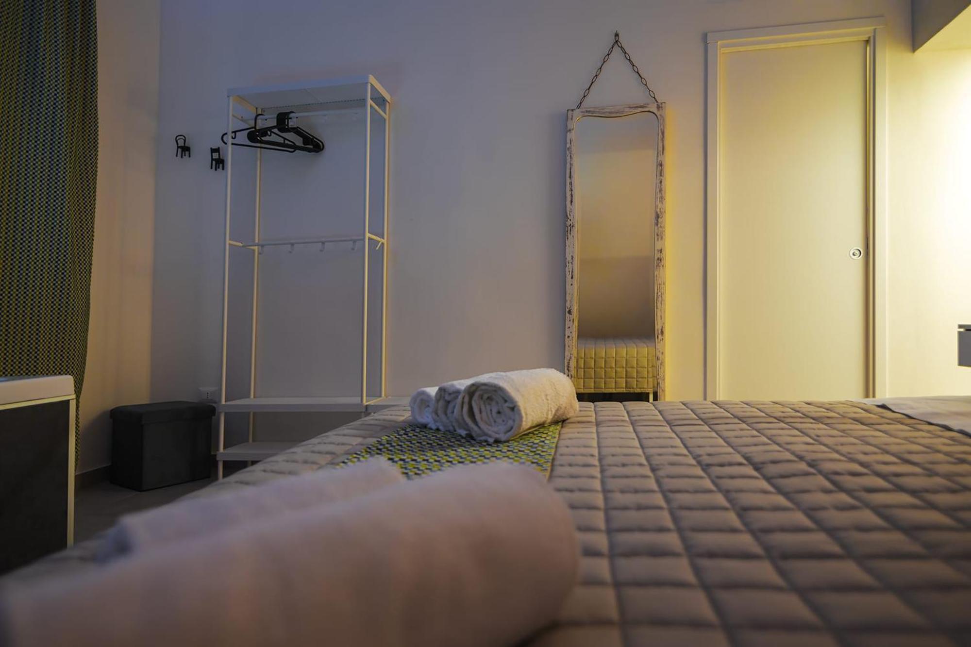 Essenza Suite Siracusa Con Jacuzzi Privata Сиракузы Экстерьер фото